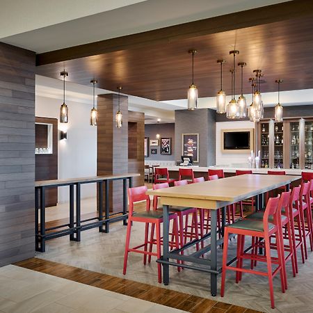 Holiday Inn & Suites Oakville At Bronte By Ihg Exterior photo