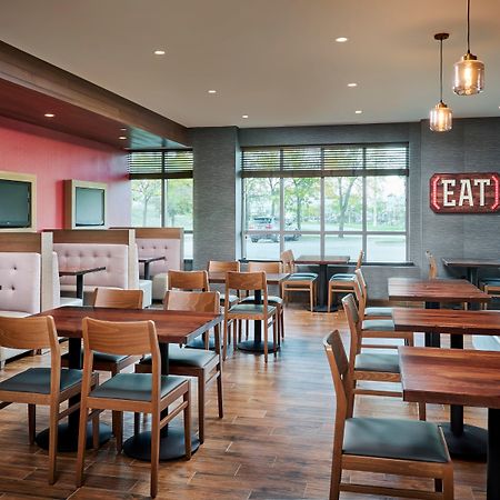 Holiday Inn & Suites Oakville At Bronte By Ihg Exterior photo
