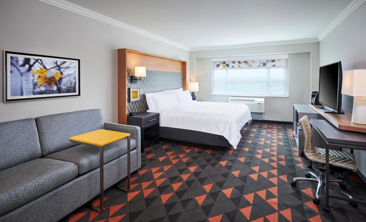 Holiday Inn & Suites Oakville At Bronte By Ihg Exterior photo