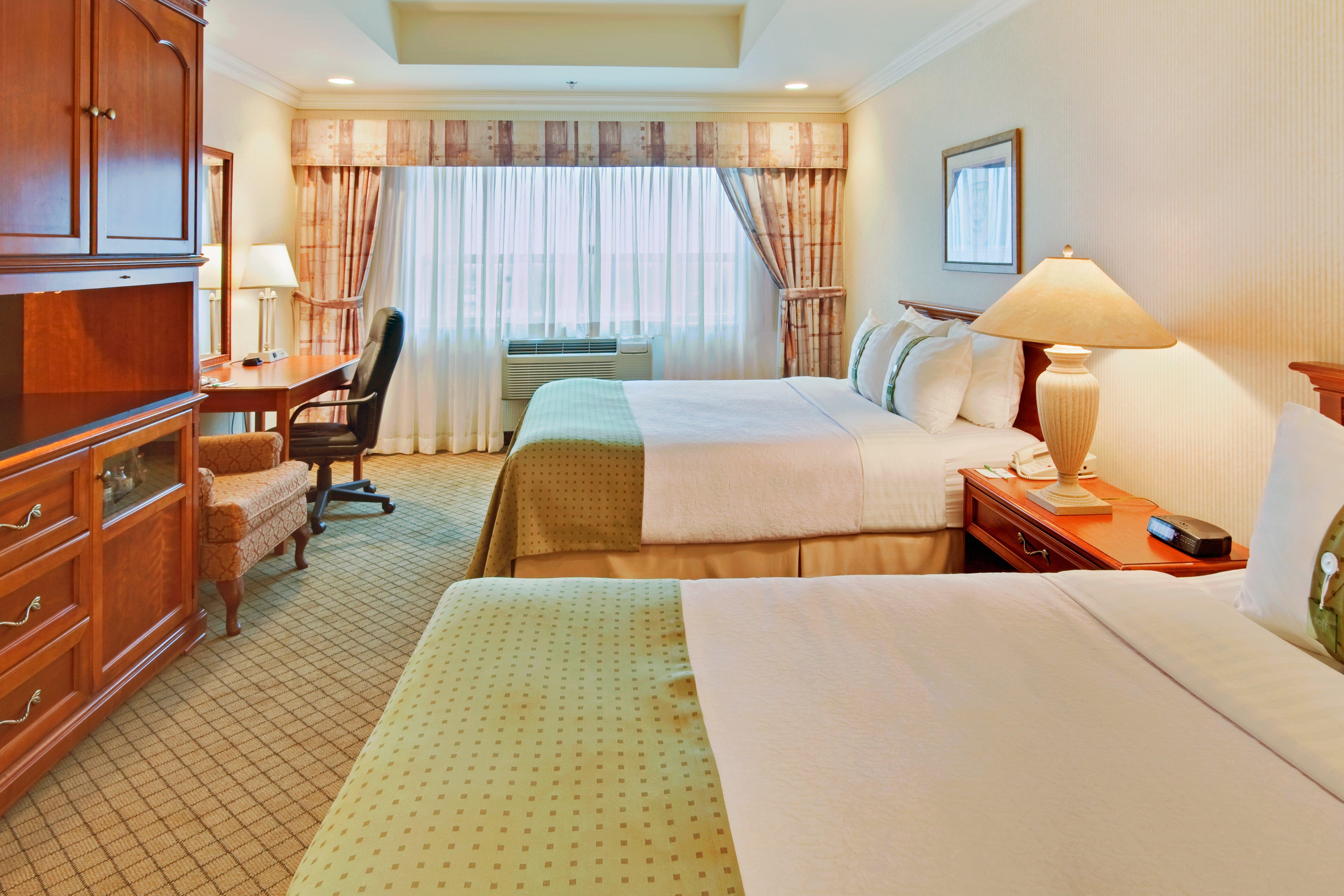 Holiday Inn & Suites Oakville At Bronte By Ihg Exterior photo