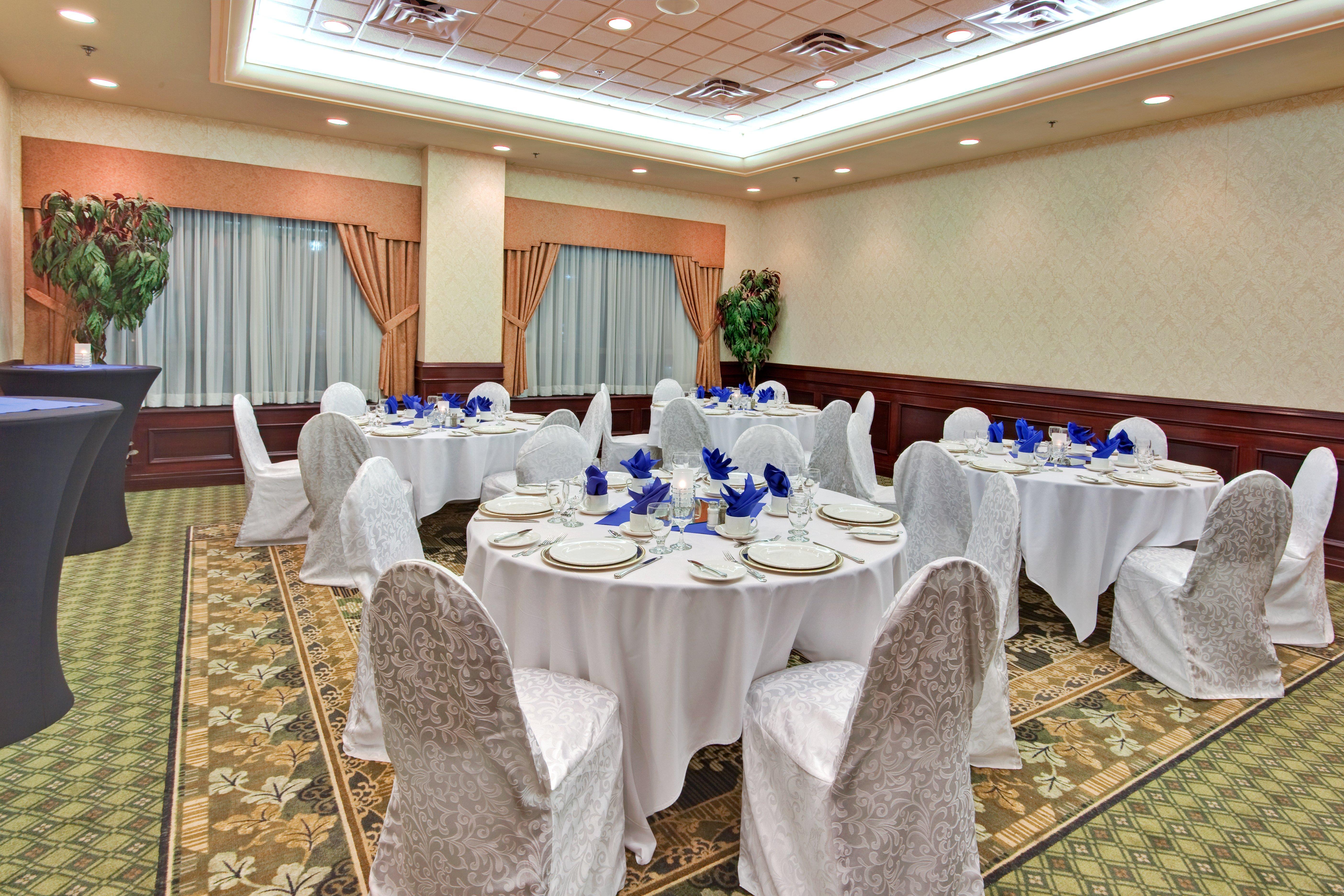 Holiday Inn & Suites Oakville At Bronte By Ihg Exterior photo