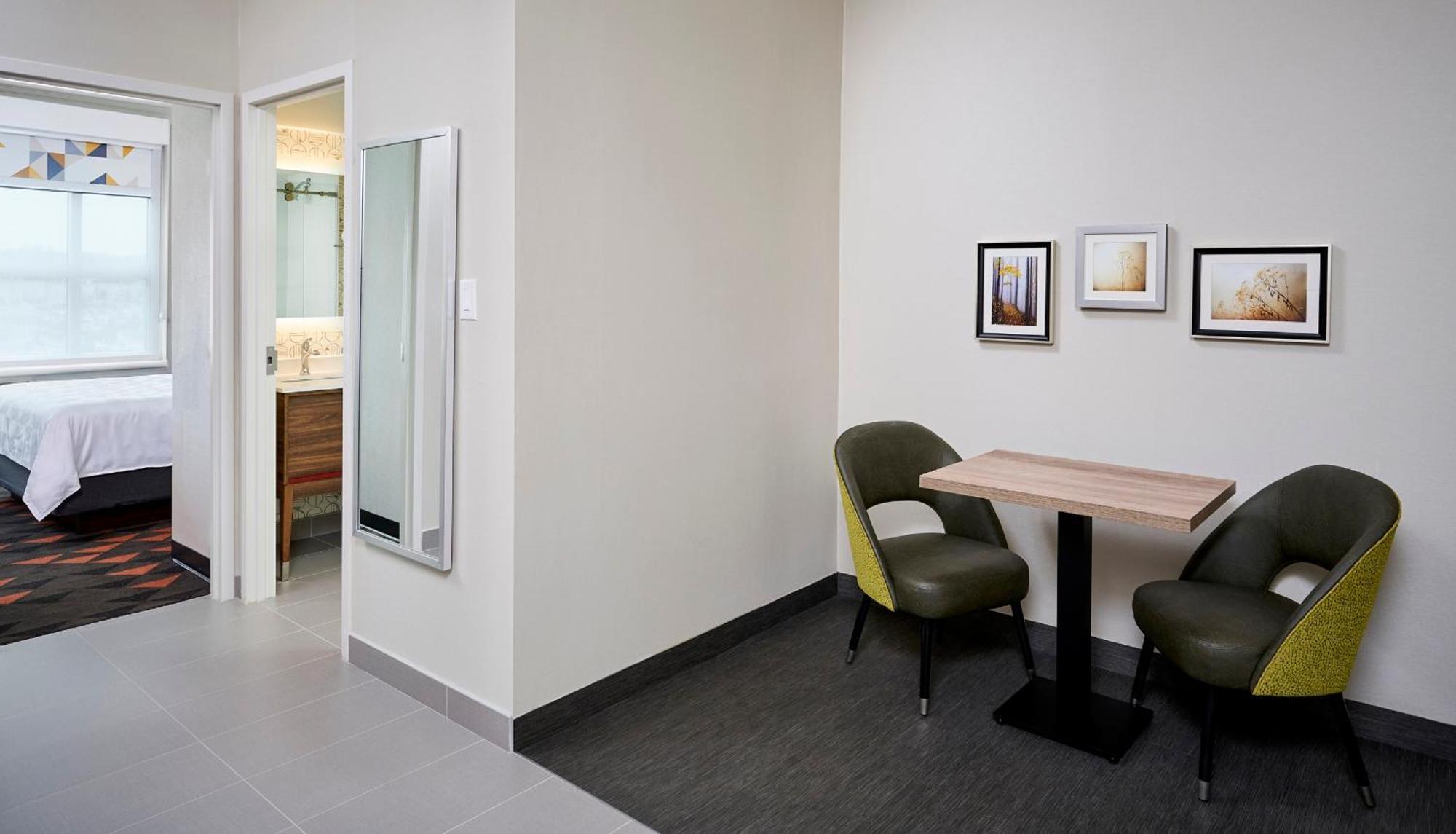 Holiday Inn & Suites Oakville At Bronte By Ihg Exterior photo