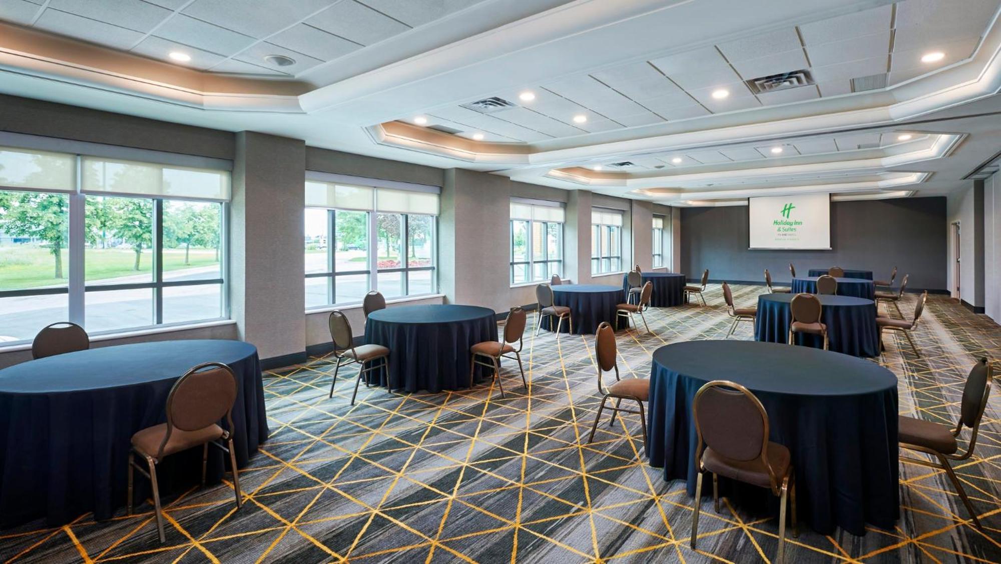 Holiday Inn & Suites Oakville At Bronte By Ihg Exterior photo