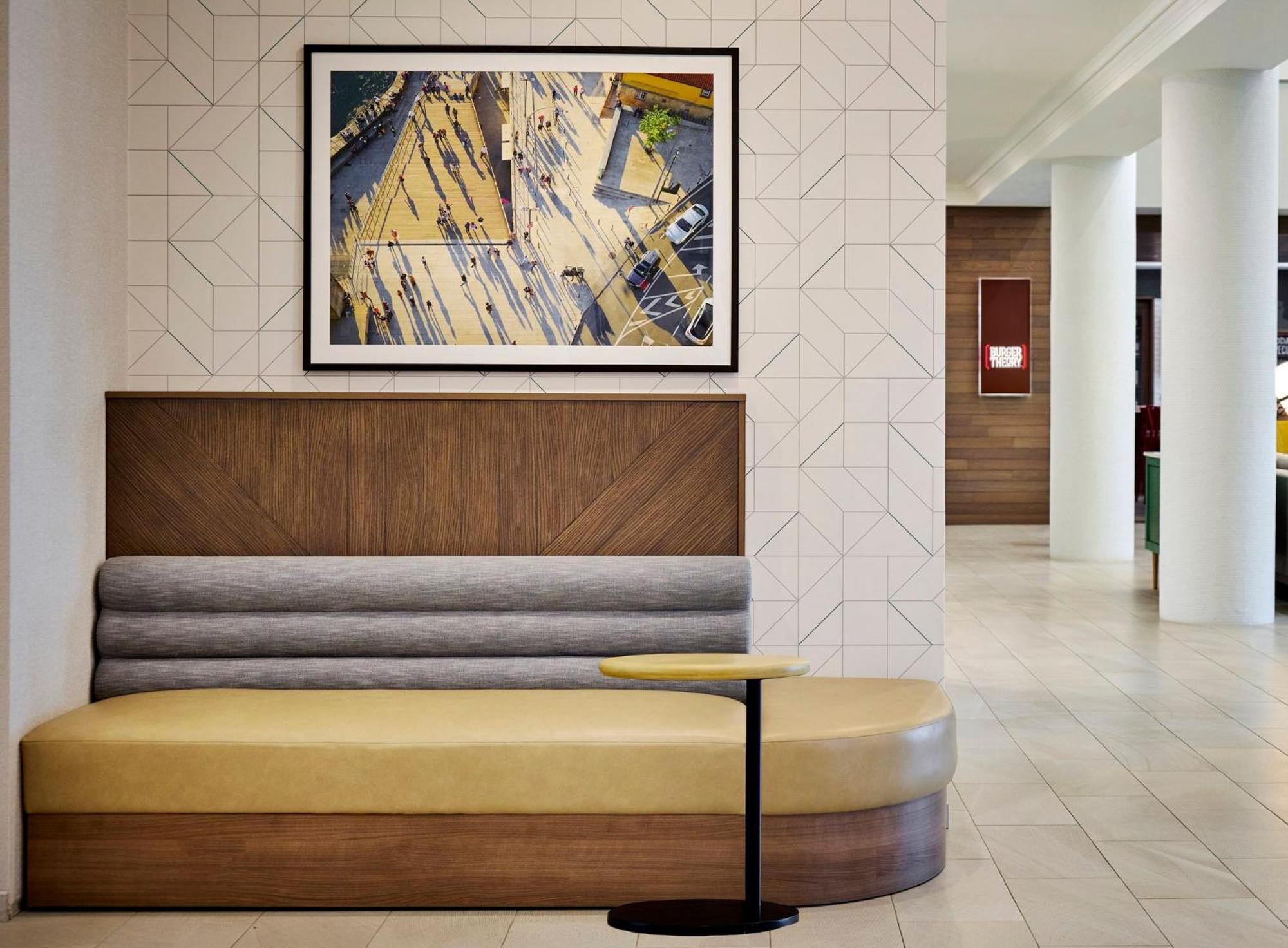 Holiday Inn & Suites Oakville At Bronte By Ihg Exterior photo