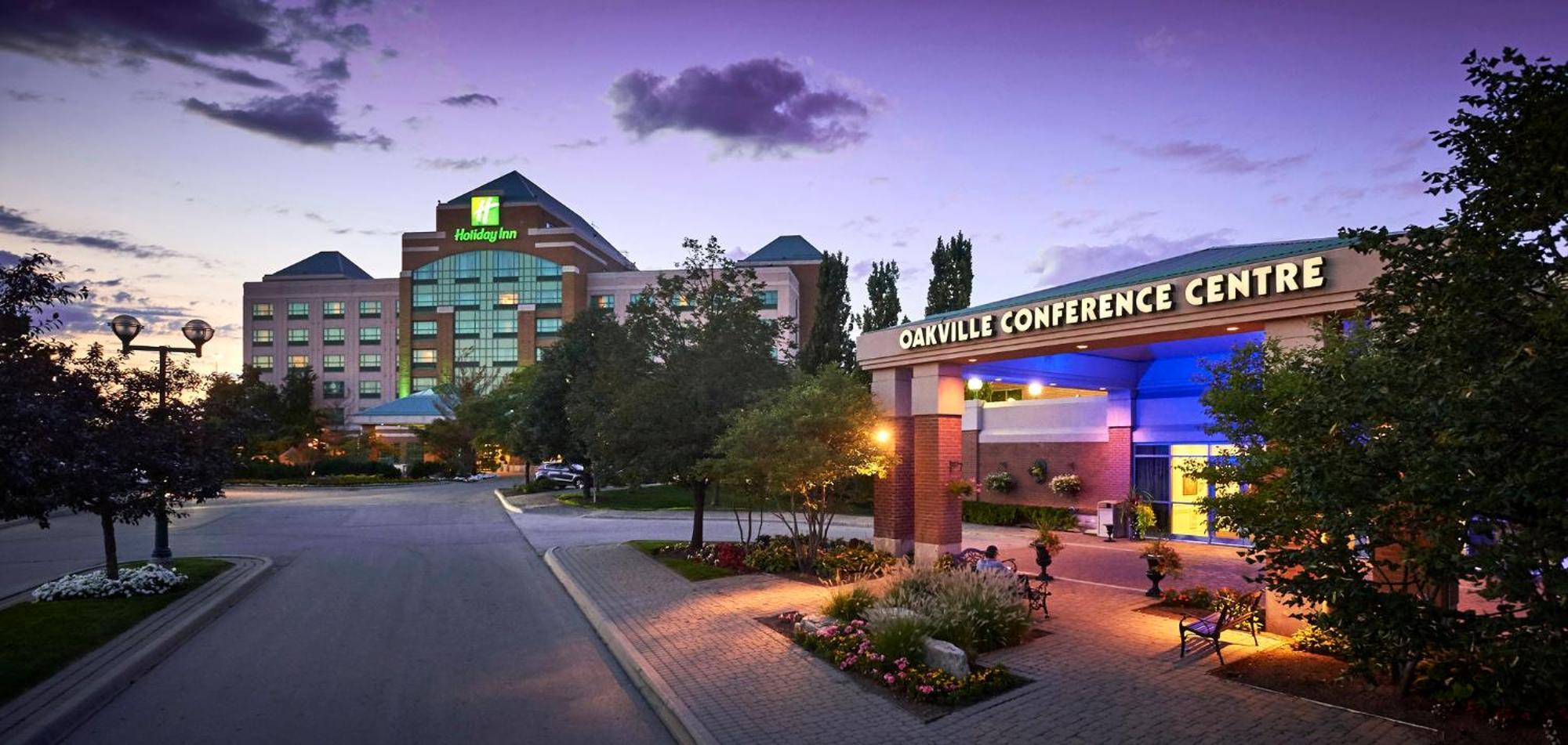 Holiday Inn & Suites Oakville At Bronte By Ihg Exterior photo