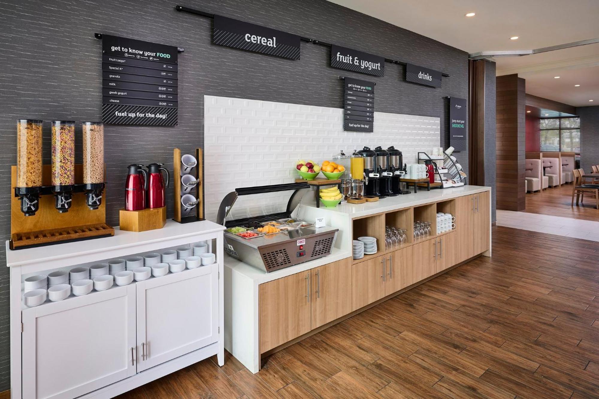 Holiday Inn & Suites Oakville At Bronte By Ihg Exterior photo
